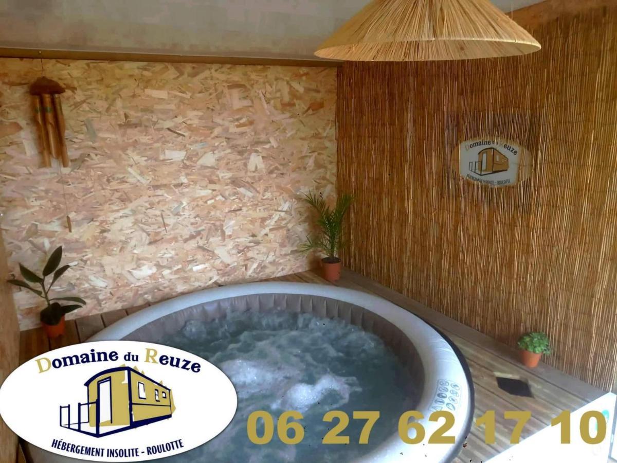 Roulotte Et Jacuzzi De Rachel Au Domaine Du Reuze Holiday home